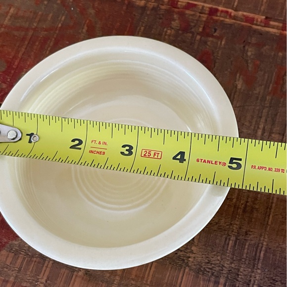 Vintage Fiestaware Ivory Fruit Bowl🍒🍊🍌 - Picture 5 of 8